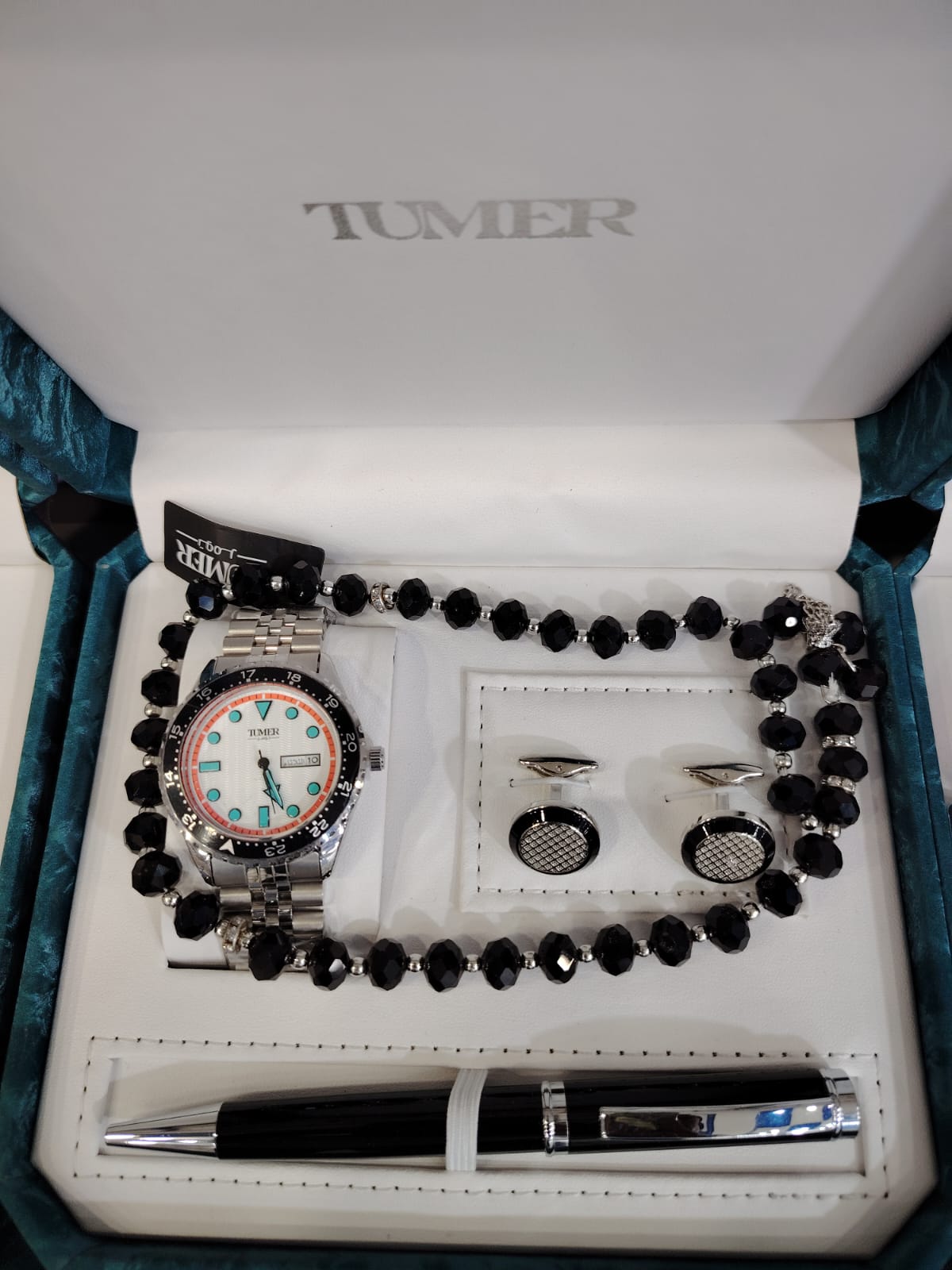 Elegant Men’s Gift Set with Arabic Dial – طقم هدايا رجالي أنيق مع ساعة بالأرقام العربية